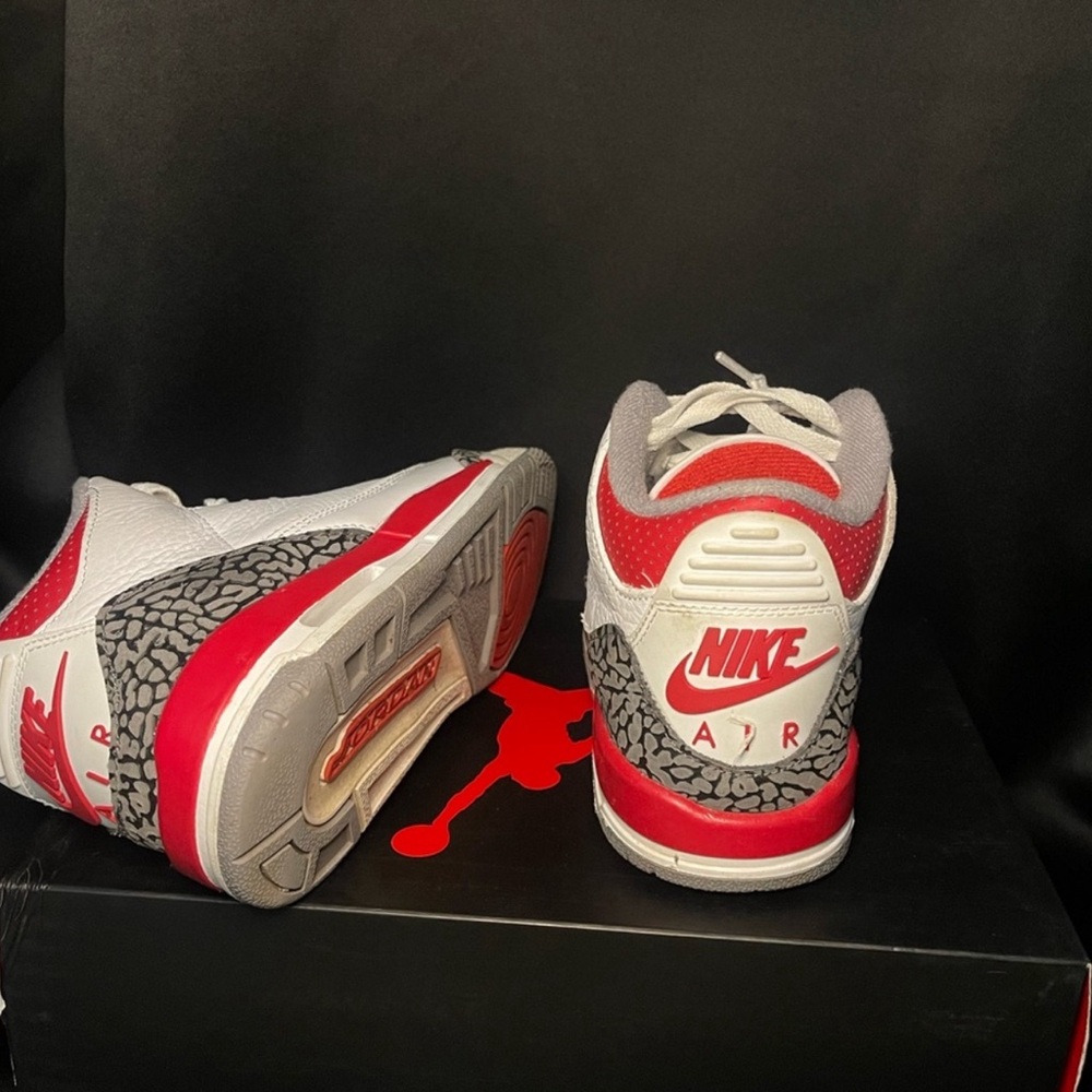 Fire Red Jordan 3 Gently worn, non smoking environment